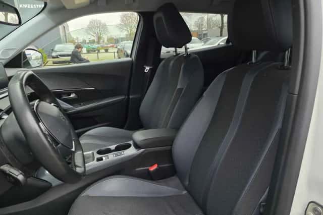 Peugeot 2008 (2020) thumbnail 2