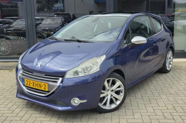 Peugeot 208 (2012) thumbnail 3