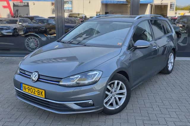 Volkswagen Golf (2018) thumbnail 3