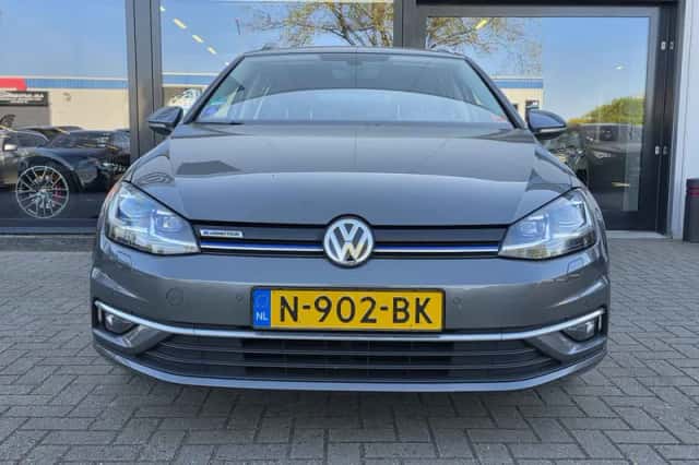 Volkswagen Golf (2018) thumbnail 4