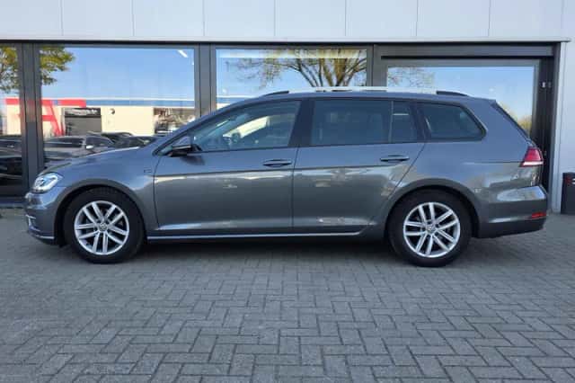 Volkswagen Golf (2018) thumbnail 6