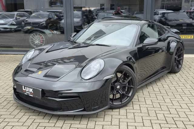 Porsche 911 (2022) thumbnail 4