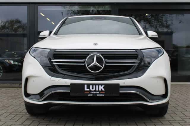 Mercedes-Benz EQC (2020) thumbnail 4