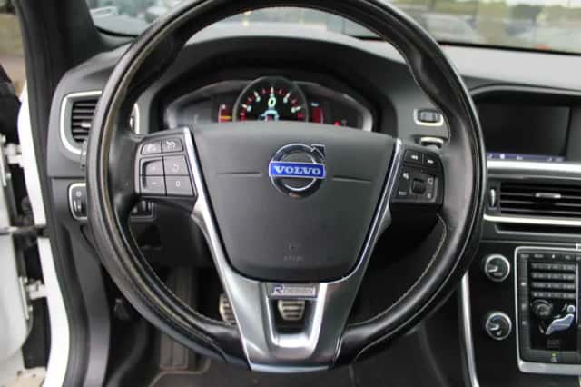 Volvo S60 (2014) thumbnail 6