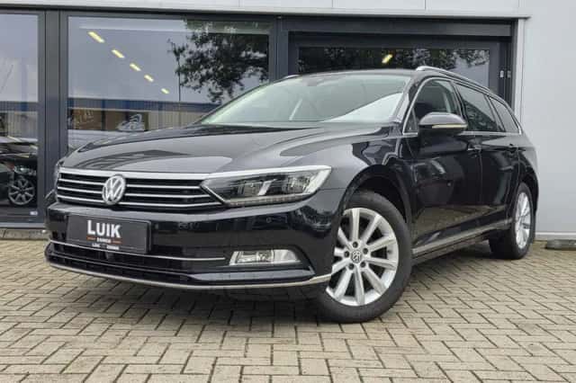 Volkswagen Passat (2016) thumbnail 1