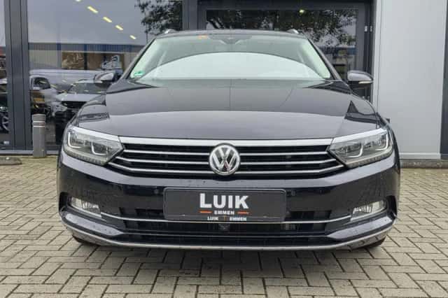 Volkswagen Passat (2016) thumbnail 4