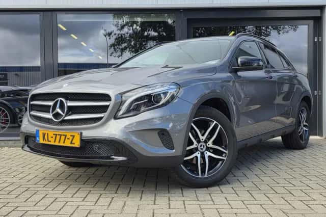 Mercedes-Benz GLA-Klasse (2015) thumbnail 1