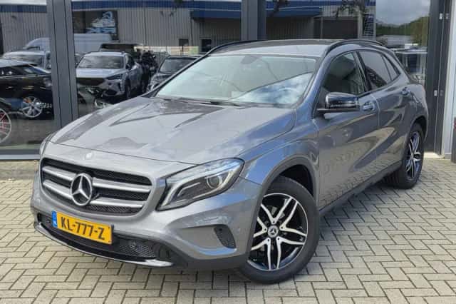 Mercedes-Benz GLA-Klasse (2015) thumbnail 3