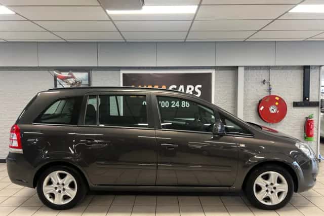 Opel Zafira (2013) thumbnail 4