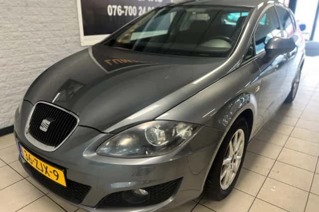 SEAT Leon (2013) thumbnail 3
