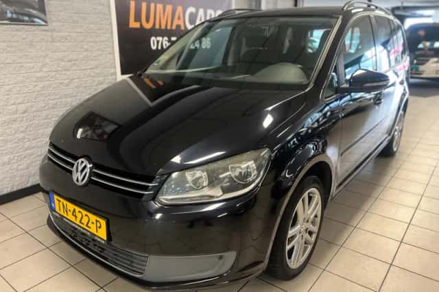 Volkswagen Touran (2010) thumbnail 3
