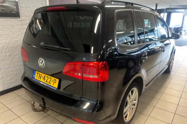Volkswagen Touran (2010) thumbnail 6
