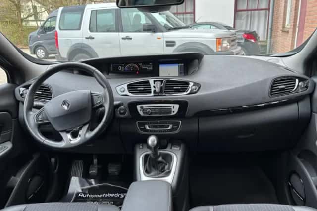 Renault Grand Scénic (2013) thumbnail 3