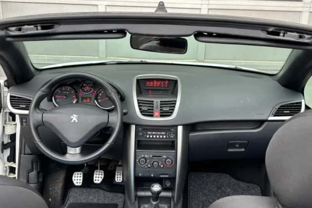 Peugeot 207 (2012) thumbnail 3