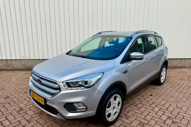 Ford Kuga (2019) thumbnail 4
