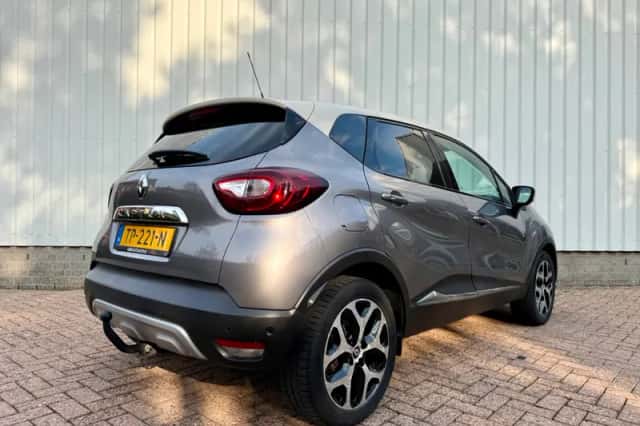 Renault Captur (2018) thumbnail 2