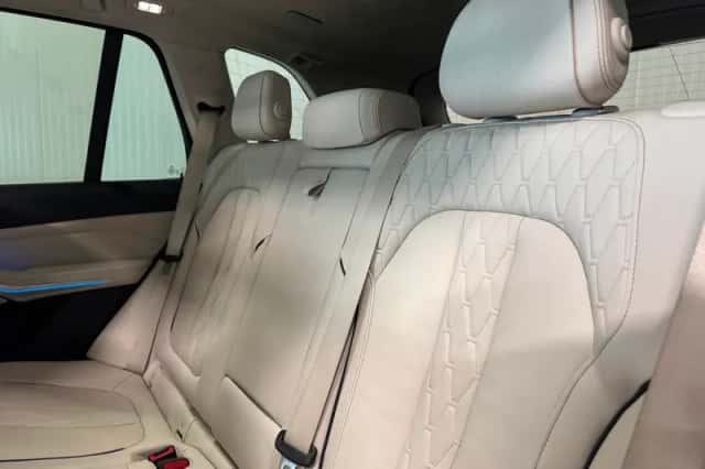 BMW X5 (2021) thumbnail 6