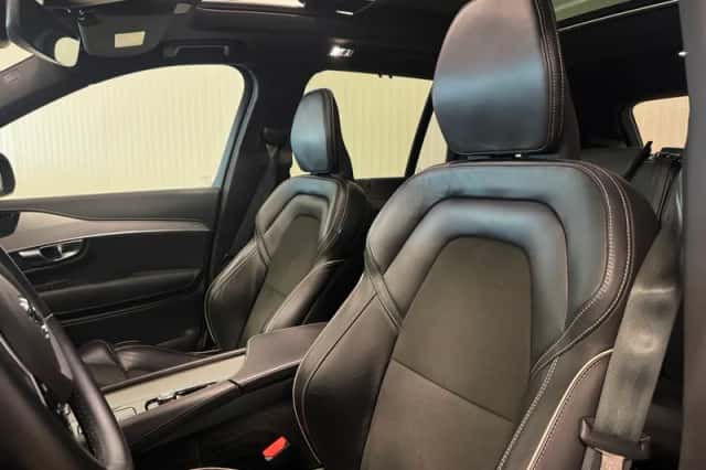 Volvo XC90 (2022) thumbnail 4