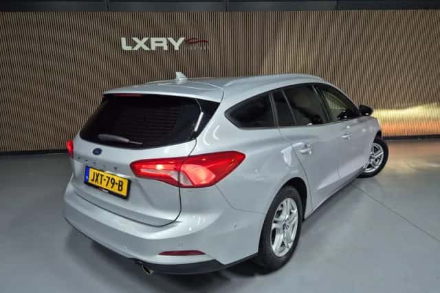 Ford Focus (2021) thumbnail 5