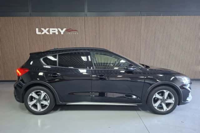 Ford Focus (2020) thumbnail 4