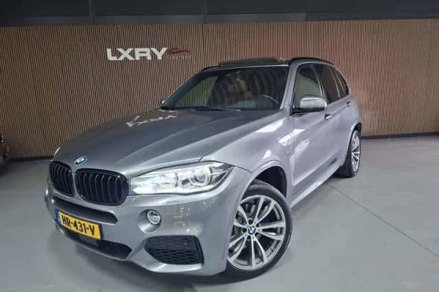 BMW X5 (2015) thumbnail 1