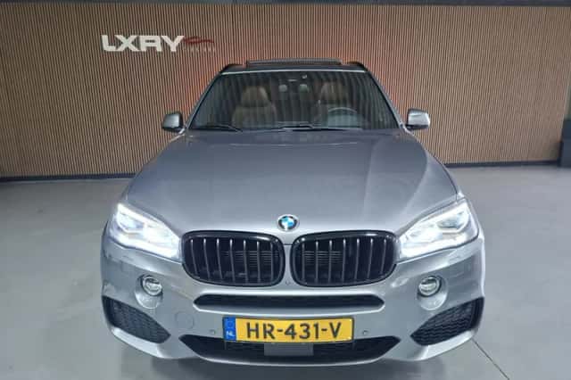 BMW X5 (2015) thumbnail 2
