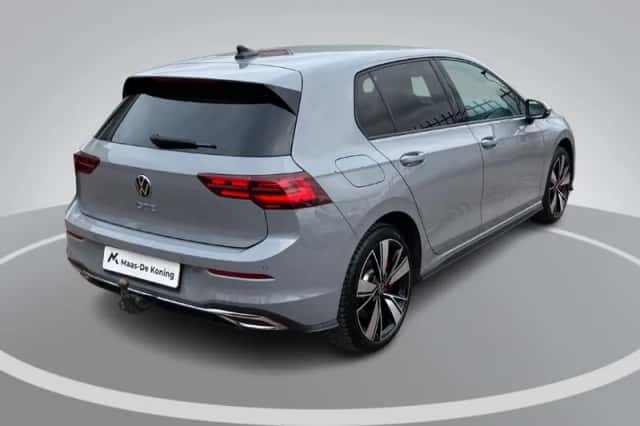 Volkswagen Golf (2021) thumbnail 2