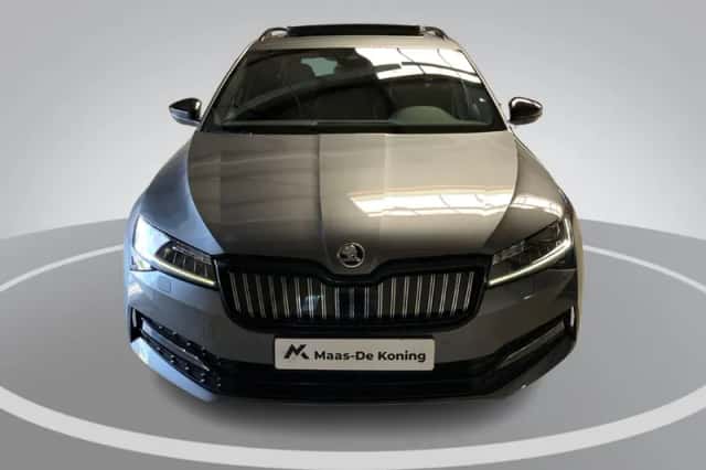 Škoda Superb (2023) thumbnail 4