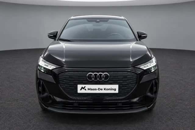 Audi Q4 e-tron (2024) thumbnail 4