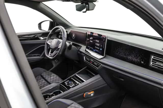 Volkswagen Tiguan (2025) thumbnail 3