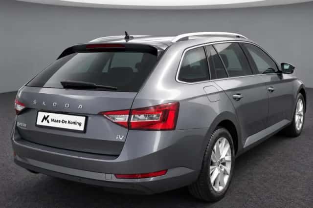 Škoda Superb (2024) thumbnail 4