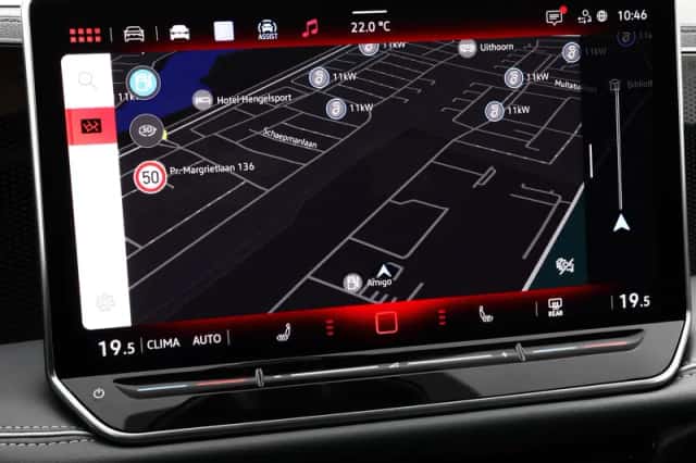 Volkswagen Passat (2024) thumbnail 5