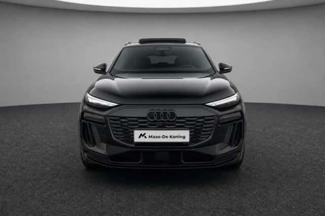 Audi Q6 e-tron (2025) thumbnail 3