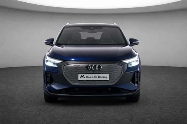 Audi Q4 e-tron (2023) thumbnail 2
