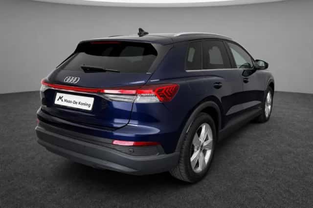 Audi Q4 e-tron (2023) thumbnail 4