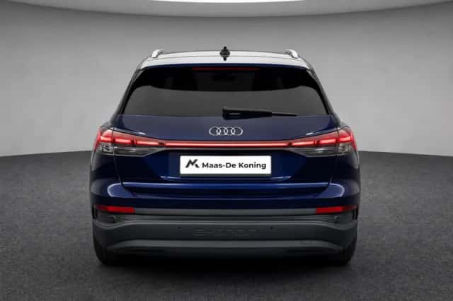 Audi Q4 e-tron (2023) thumbnail 5