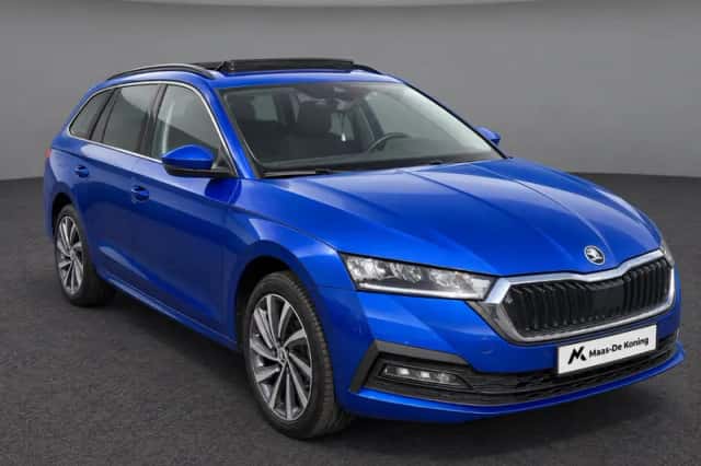 Škoda Octavia (2022) thumbnail 3