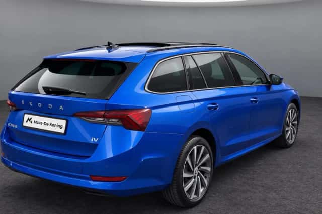 Škoda Octavia (2022) thumbnail 4