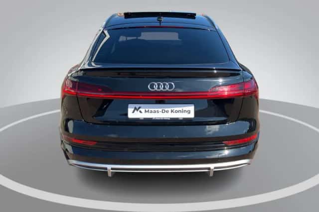 Audi e-tron (2023) thumbnail 5