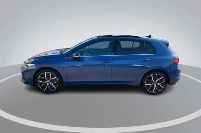 Volkswagen Golf (2024) thumbnail 3