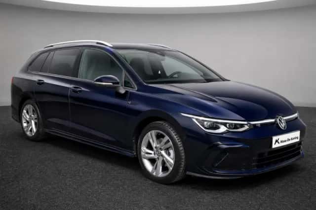 Volkswagen Golf (2024) thumbnail 3