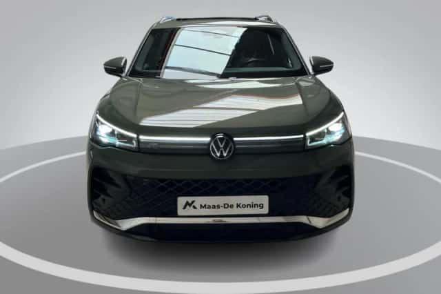 Volkswagen Tiguan (2024) thumbnail 4