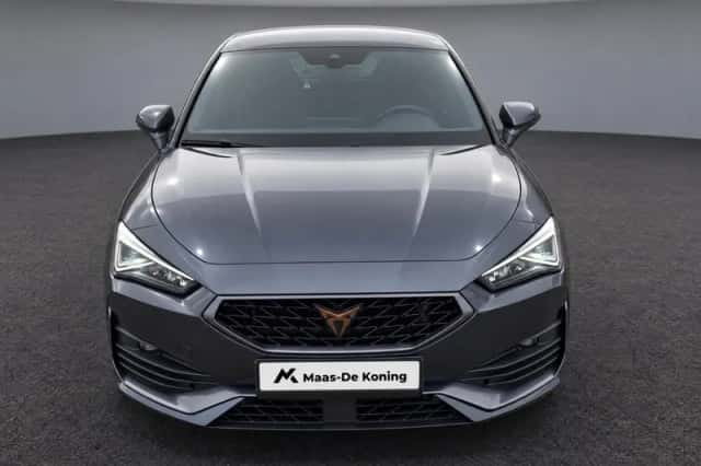 CUPRA Leon (2022) thumbnail 2