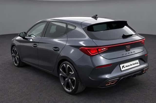 CUPRA Leon (2022) thumbnail 6