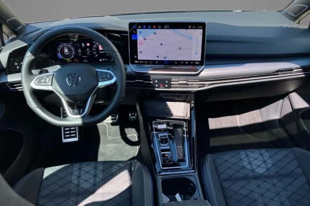 Volkswagen Golf (2025) thumbnail 6
