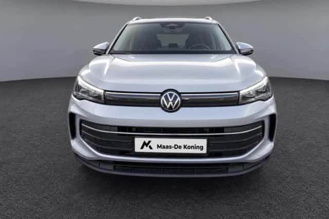 Volkswagen Tiguan (2024) thumbnail 2