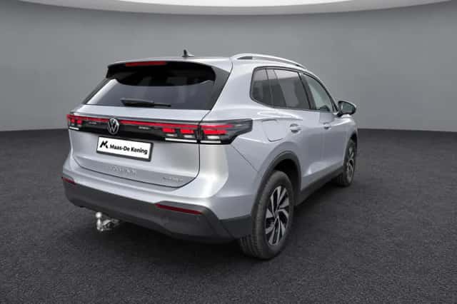 Volkswagen Tiguan (2024) thumbnail 5