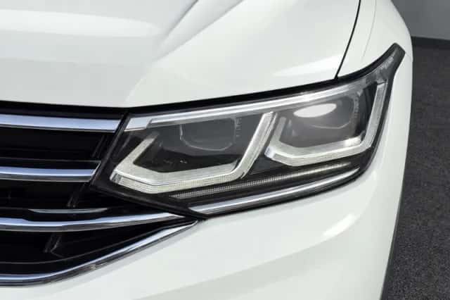 Volkswagen Tiguan (2021) thumbnail 3