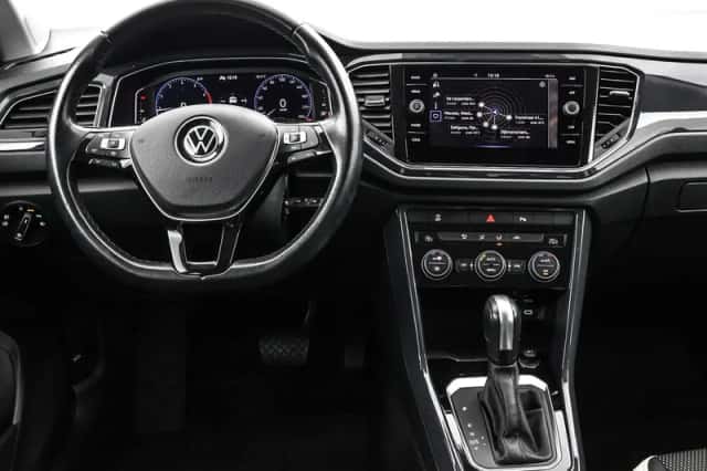 Volkswagen T-Roc (2020) thumbnail 3
