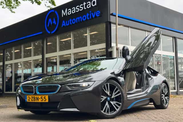 BMW i8 (2015) thumbnail 4
